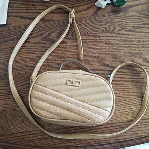 Small crossbody bag.